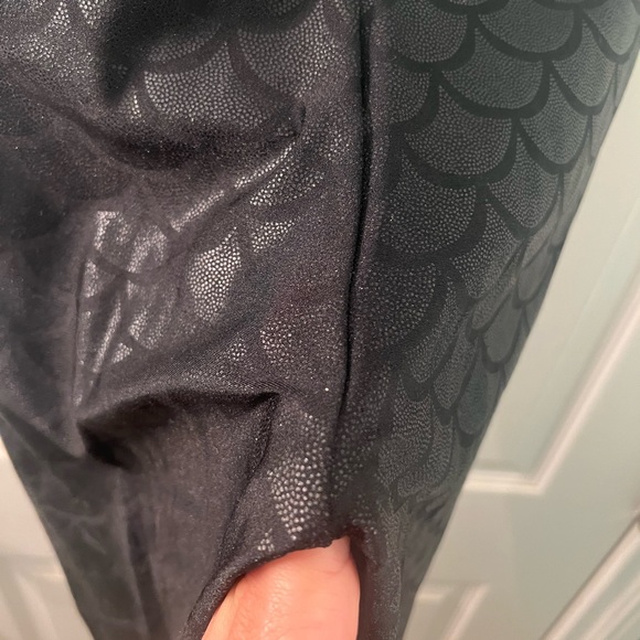 Blackmilk Midnight Mermaid Leggings - Picture 6 of 8